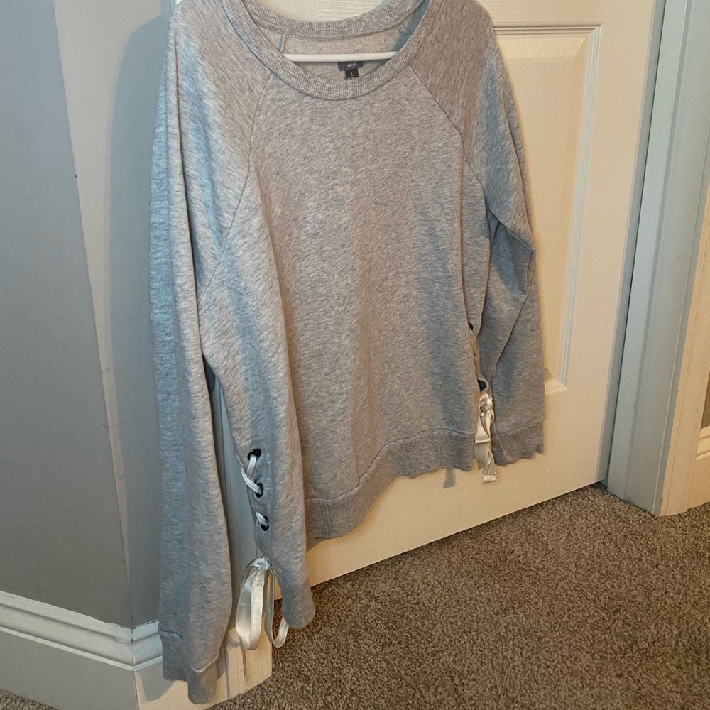 Arie Sweatshirt